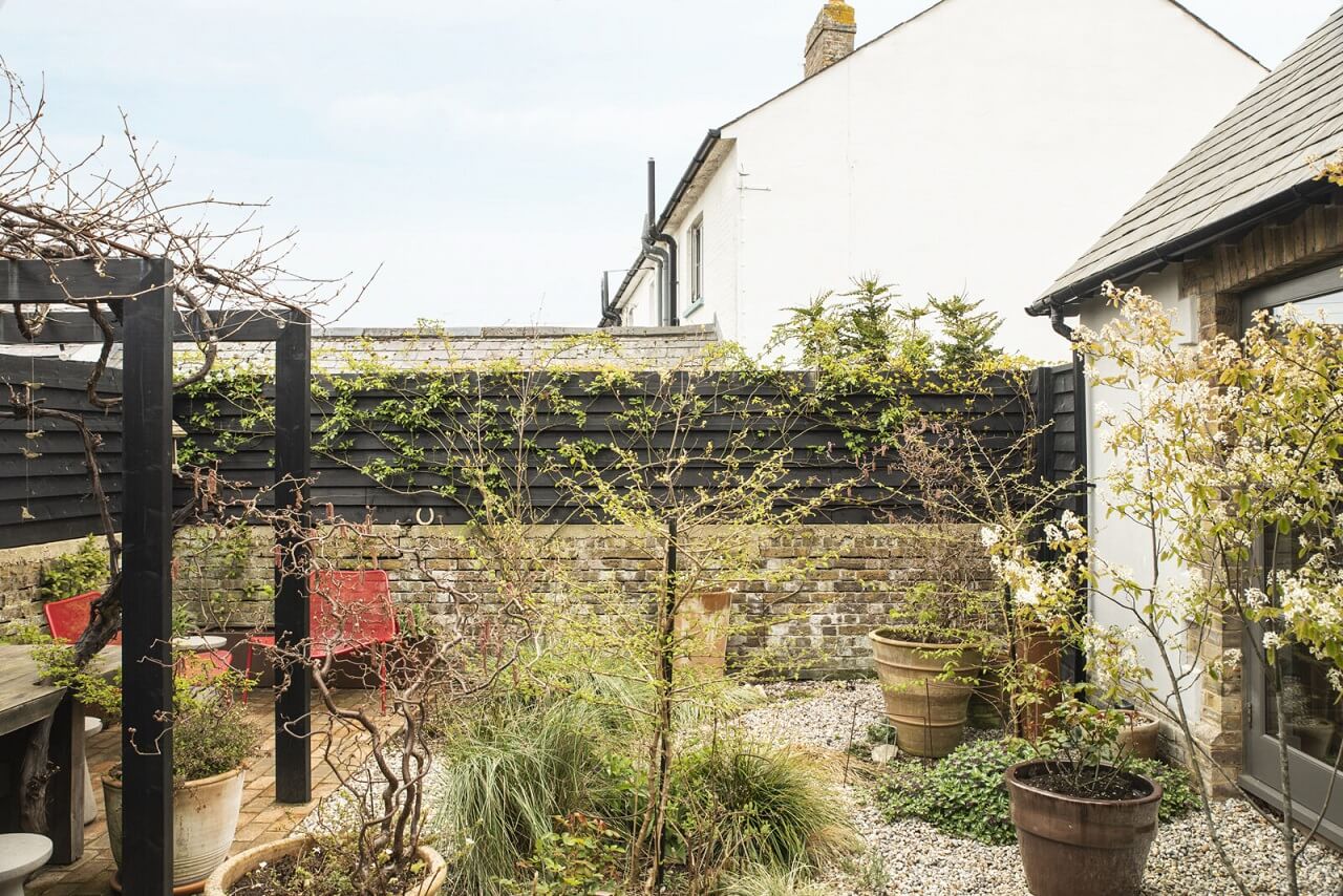 walled-garden-victorian-house-england-nordroom