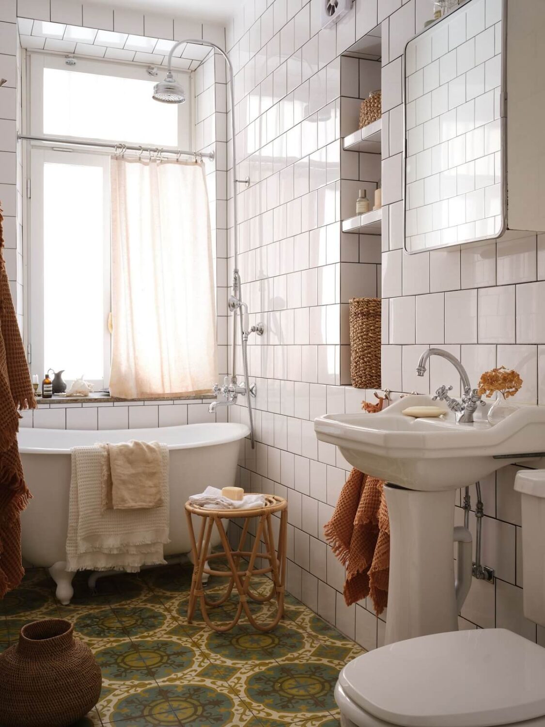 bathroom-colorful-moroccan-floor-tilesnordroom
