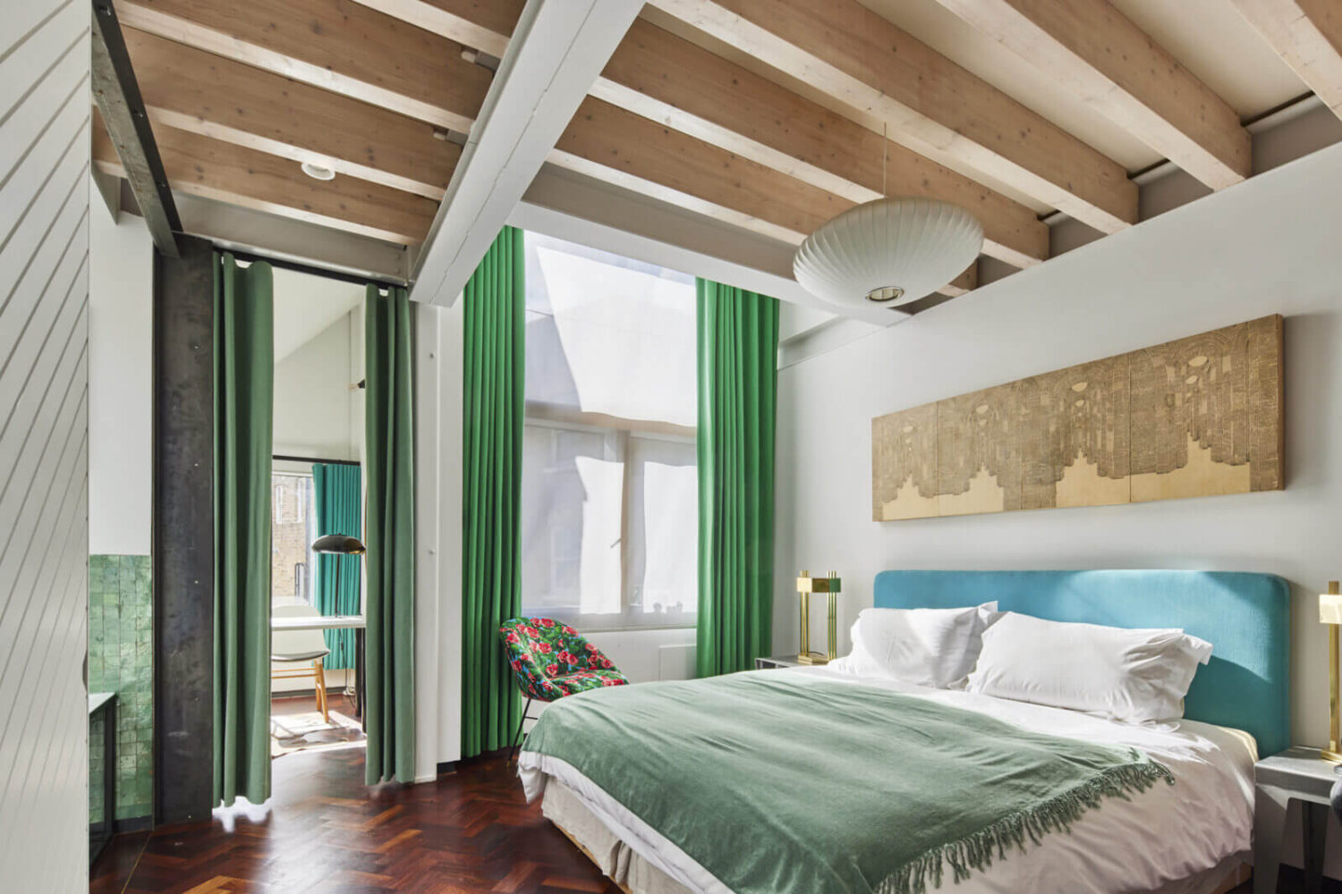 bedroom-green-accents-wooden-ceiling-mahogany-parquet-floor-nordroom