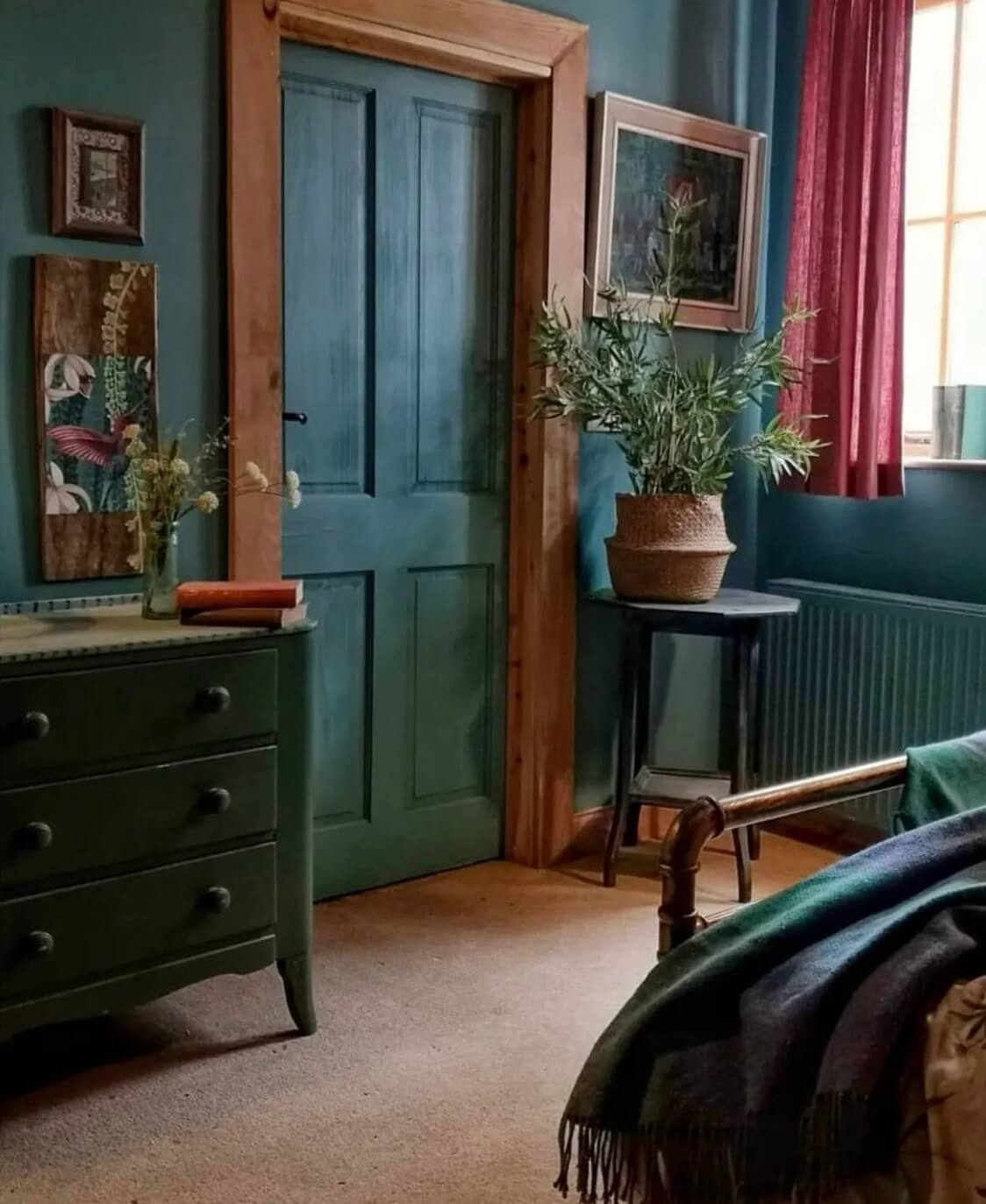 green-blue-bedroom-rustic-door-frame-log-house-nordroom