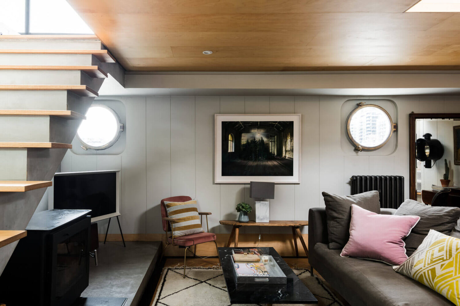 light-gray-living-room-houseboat-london-nordroom