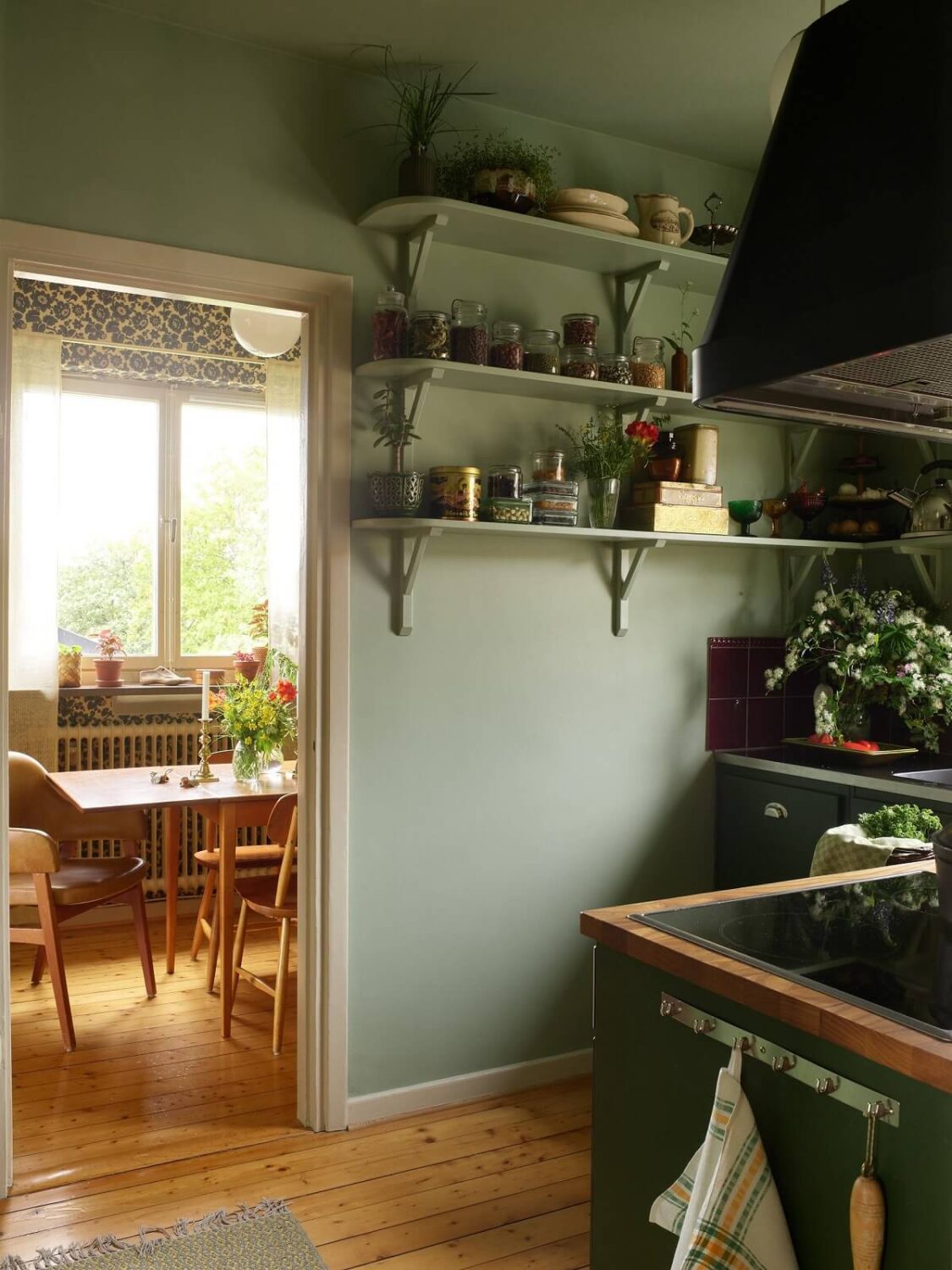 open-shelves-green-kitchen-nordroom