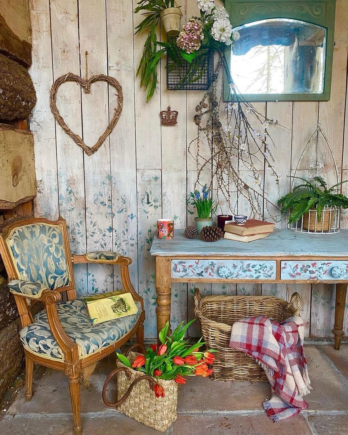 outdoor-space-vintage-furniture-florals-nordroom