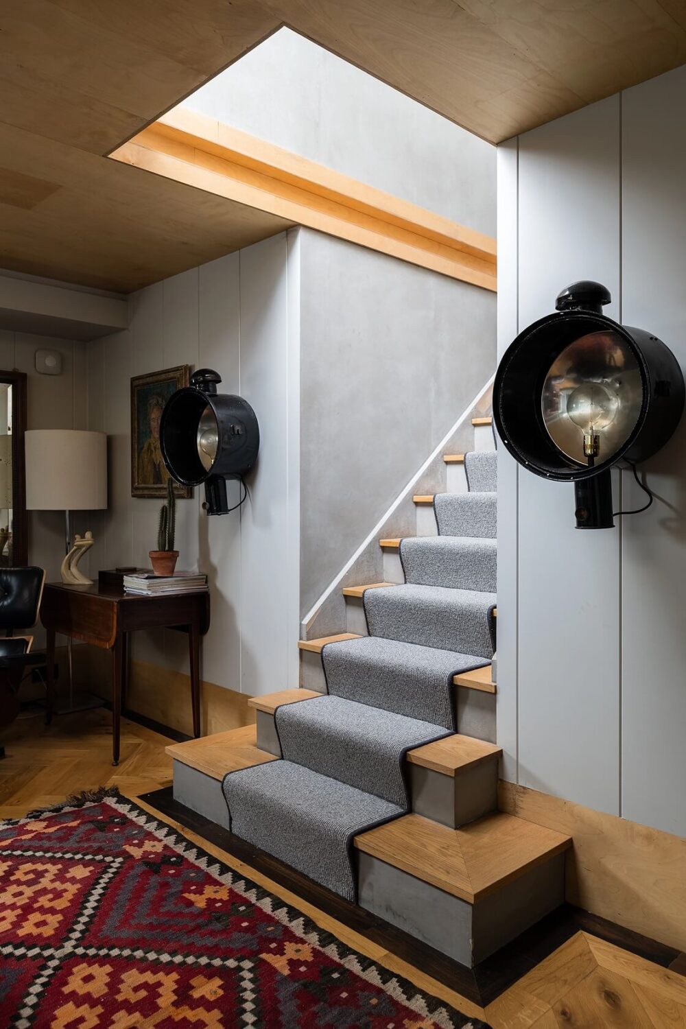 staircase-houseboat-london-family-home-nordroom