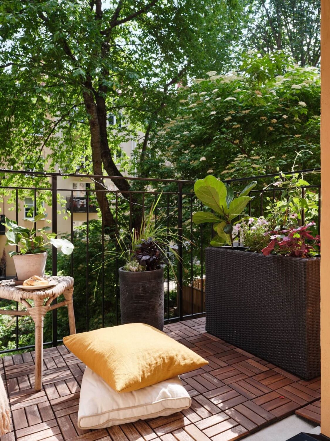 balcony-green-courtyard-nordic-home-nordroom