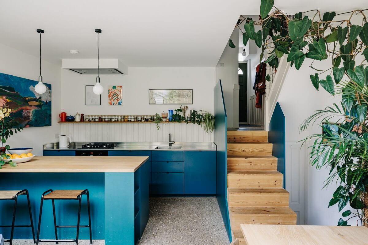 blue-kitchen-cabinets-bar-london-townhouse-nordroom