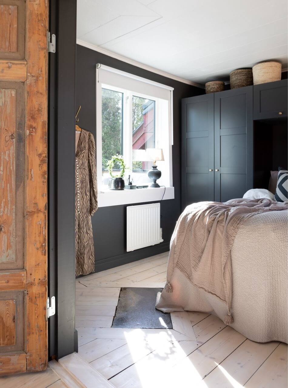 dark-gray-bedroom-built-in-wardrobes-rustic-wooden-doors-nordroom