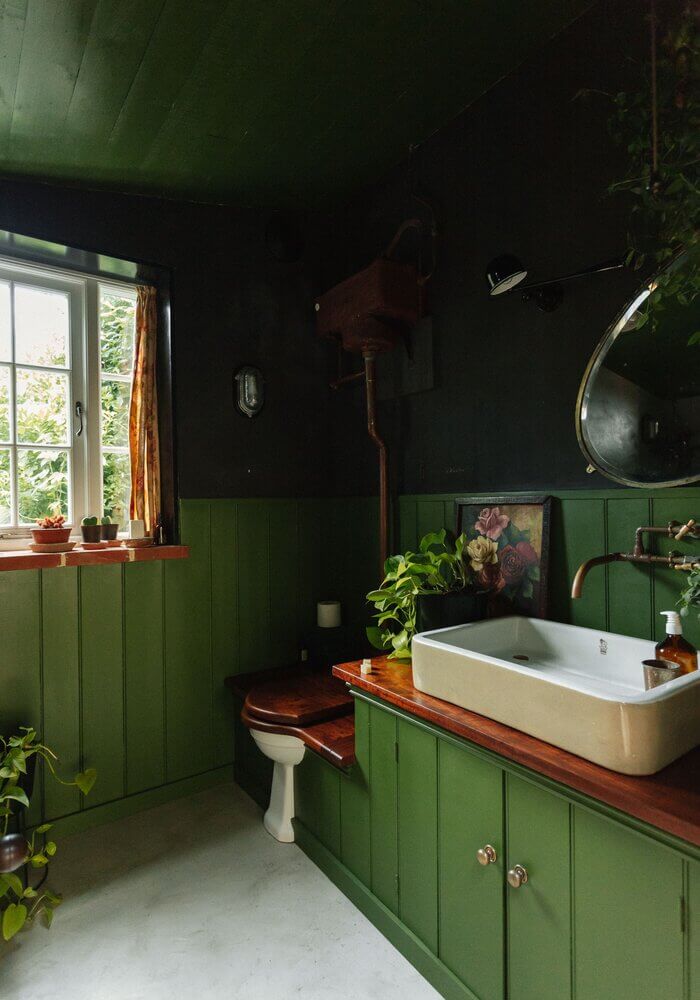 green-bathroom-vintage-cottage-norfolk-nordroom
