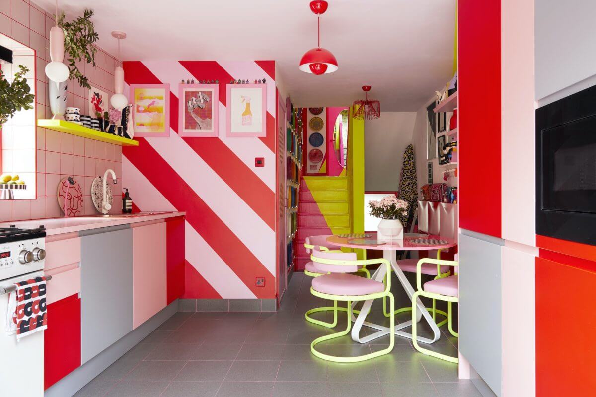 kitchen-red-pink-triped-wall-nordroom