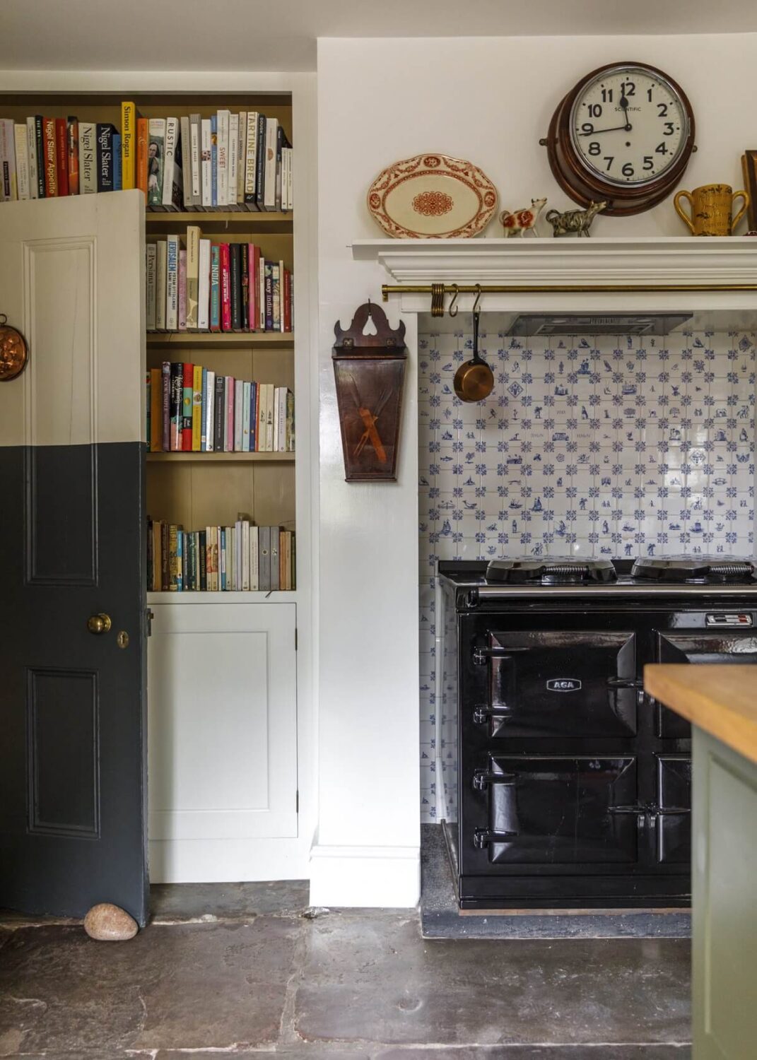 kitchen-stove-english-country-house-nordroom