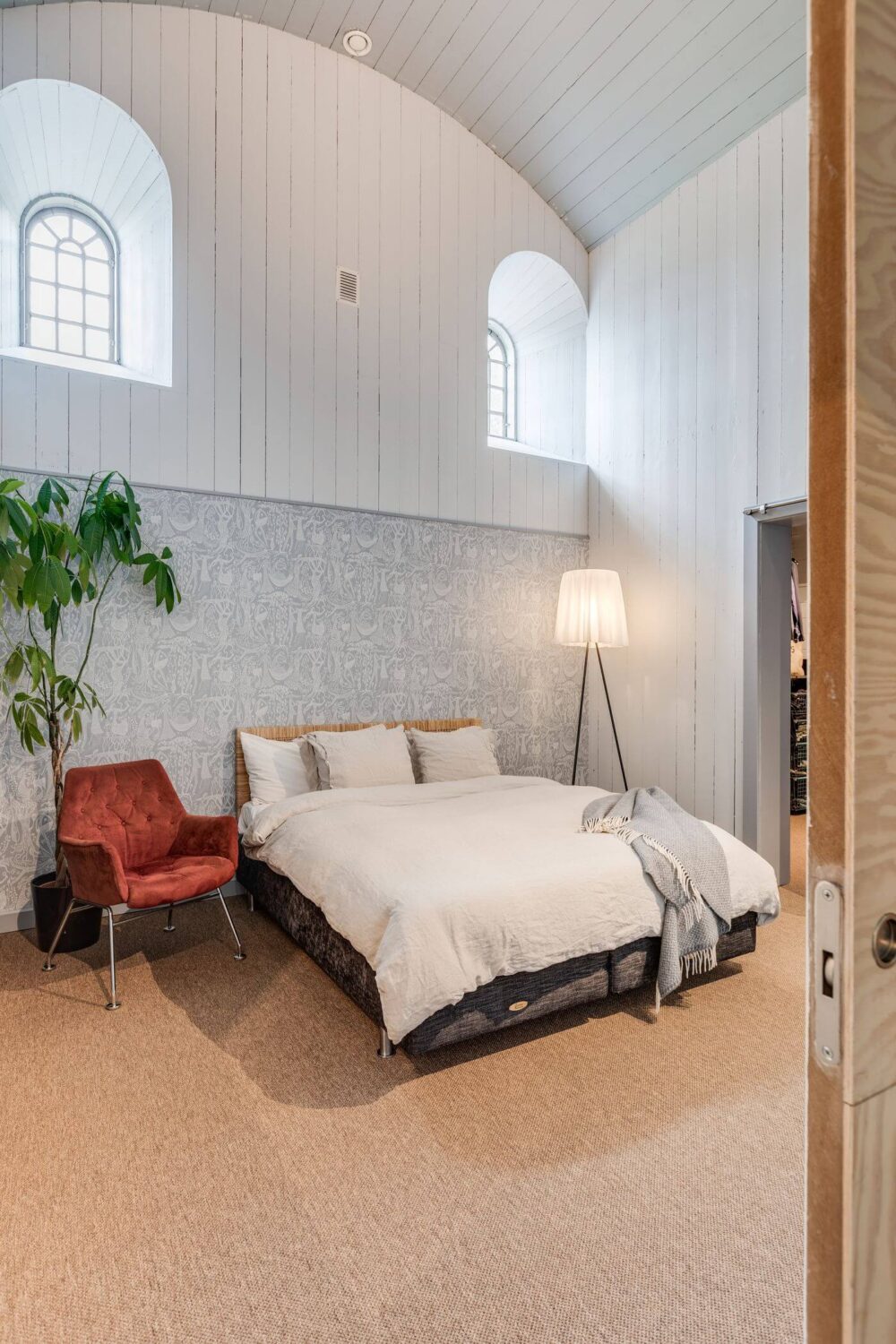 master-bedroom-high-ceiling-church-conversion-sweden-nordroom