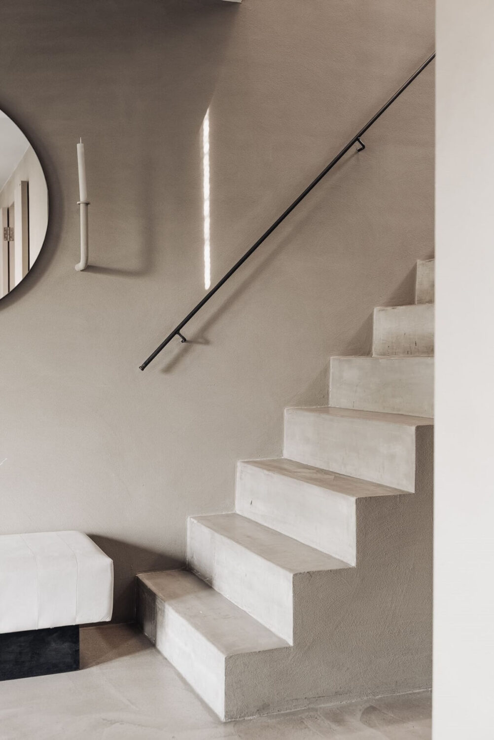 modern-concrete-stairs-design-apartment-nordroom
