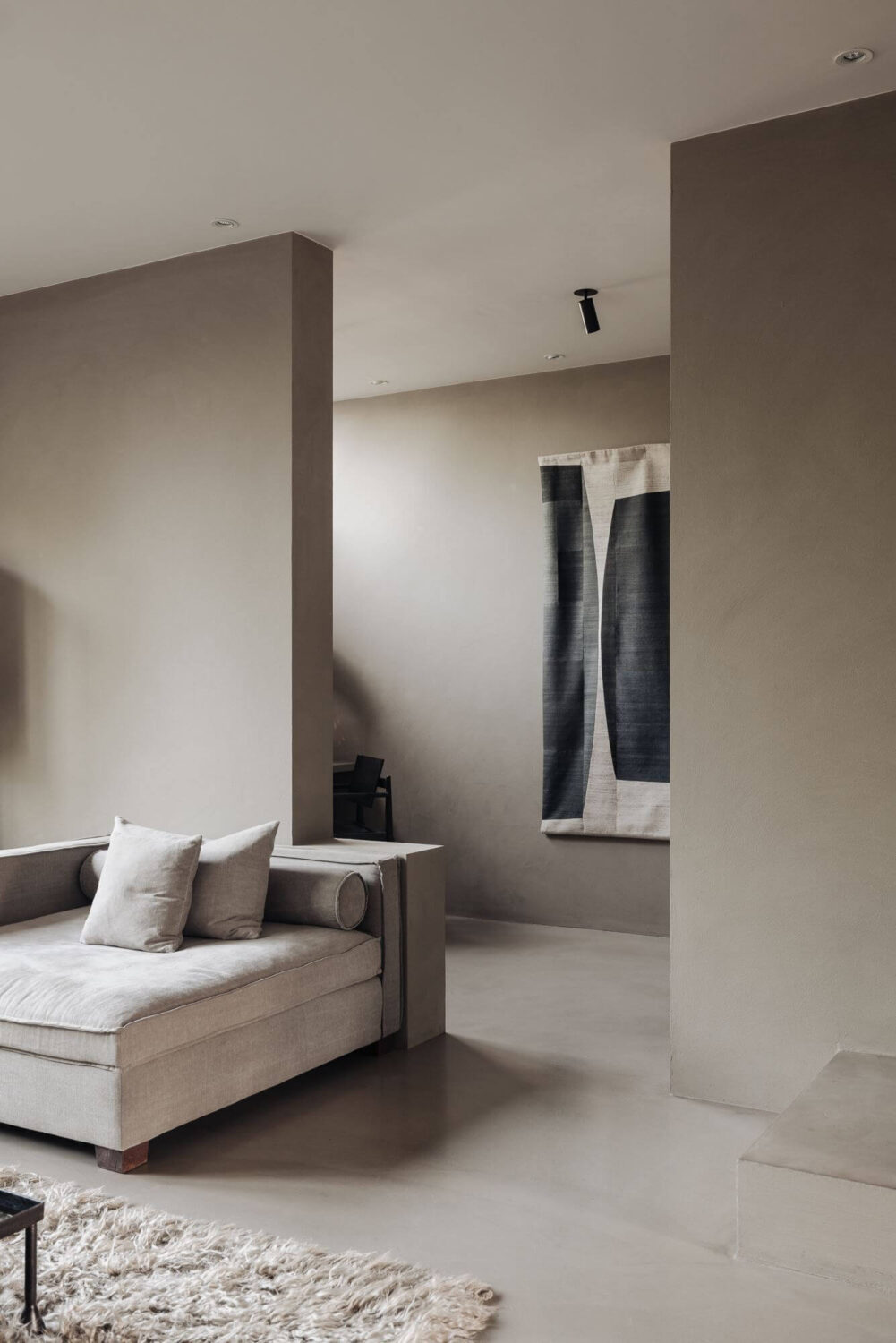 open-plan-sitting-room-hallway-light-gray-design-nordroom