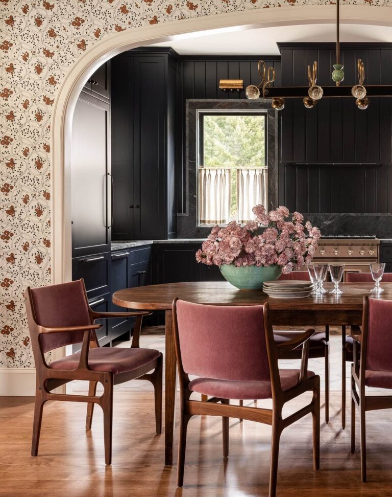 pink-velvet-dining-chairs-kitchen-arched-doorway-wallpaper-heidi-caillier-nordroom
