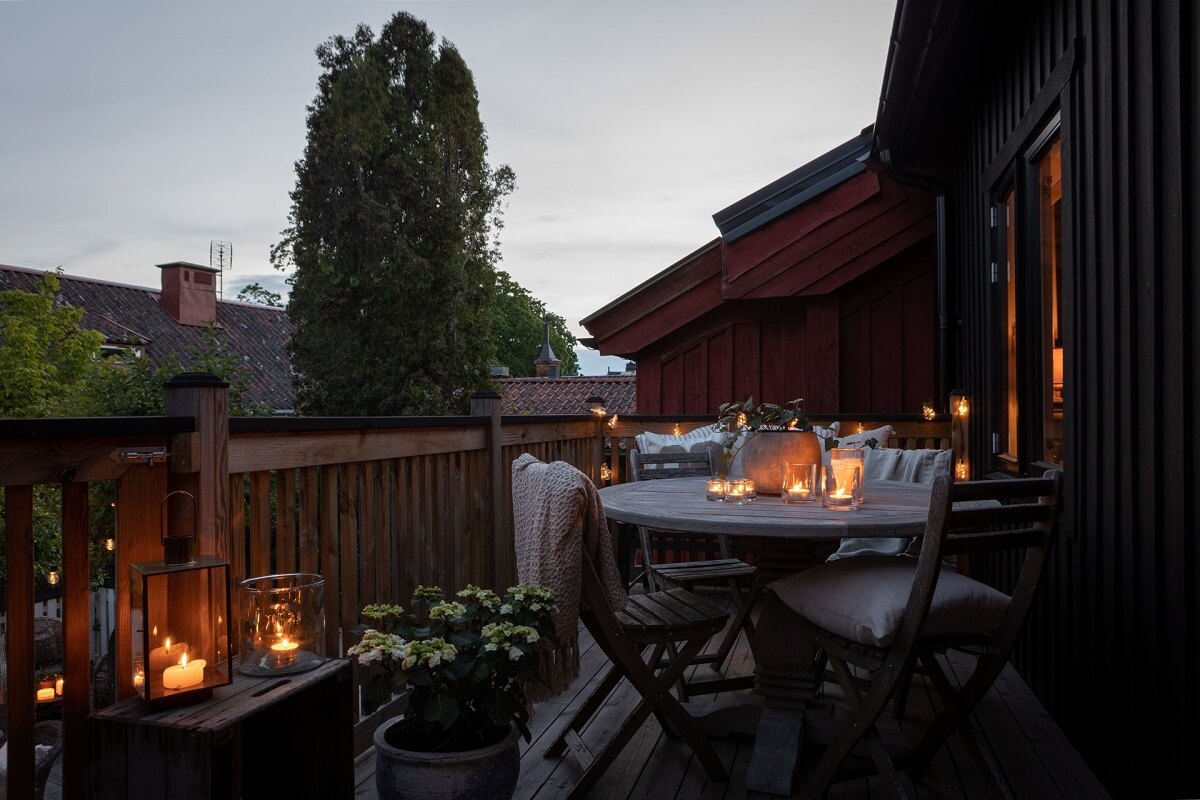 roof-terrace-at-night-monochrome-scandi-home-nordroom