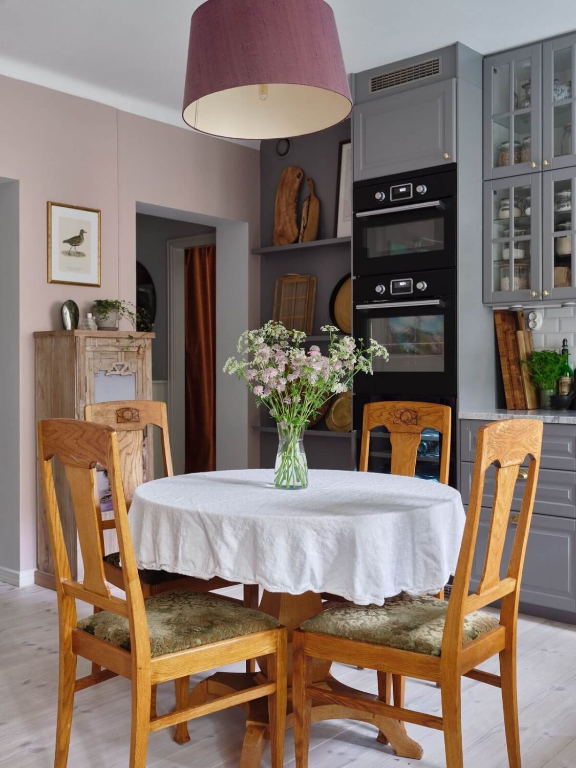 round-vintage-dining-table-gray-kitchen-nordroom