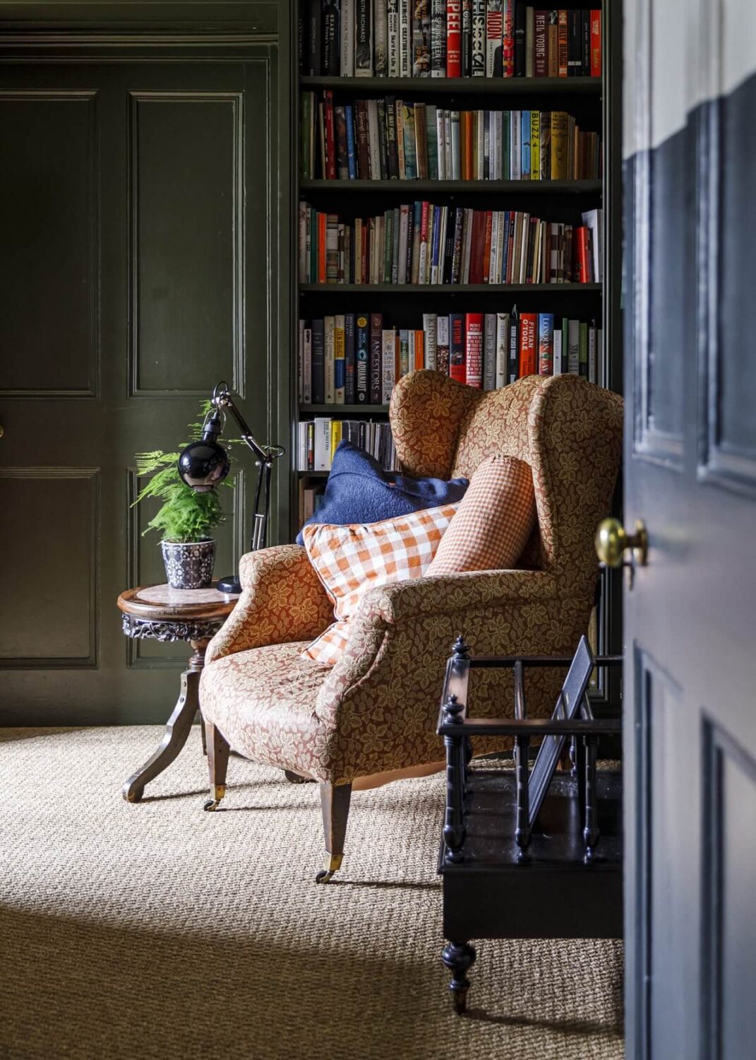 sitting-room-home-library-country-house-nordroom