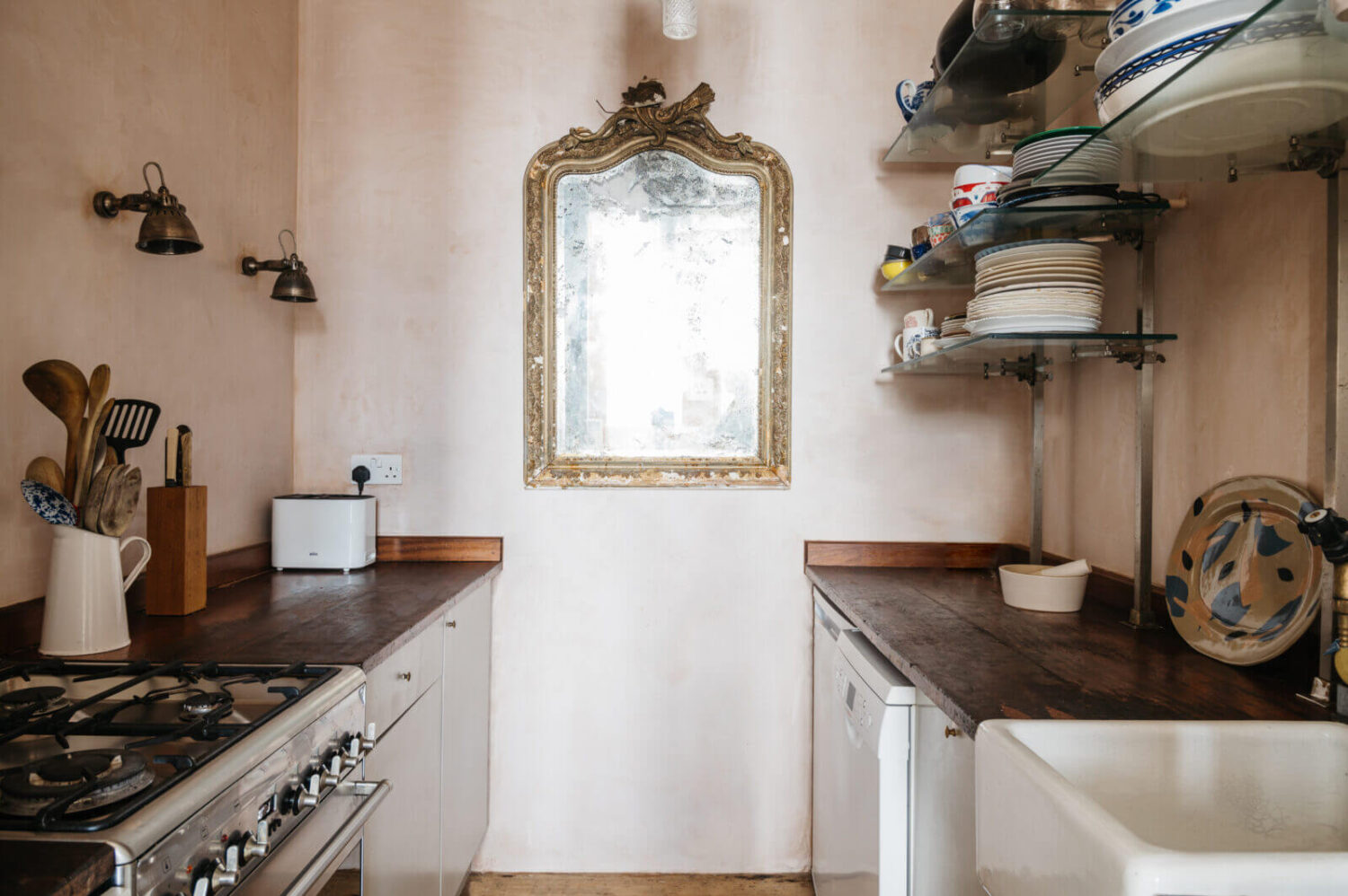 small-galley-kitchen-mirror-london-flat-nordroom