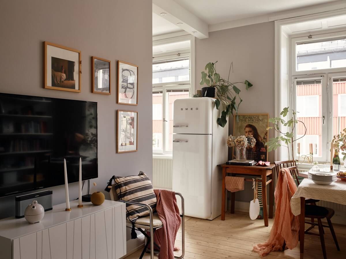 small-sitting-room-light-gray-walls-nordroom