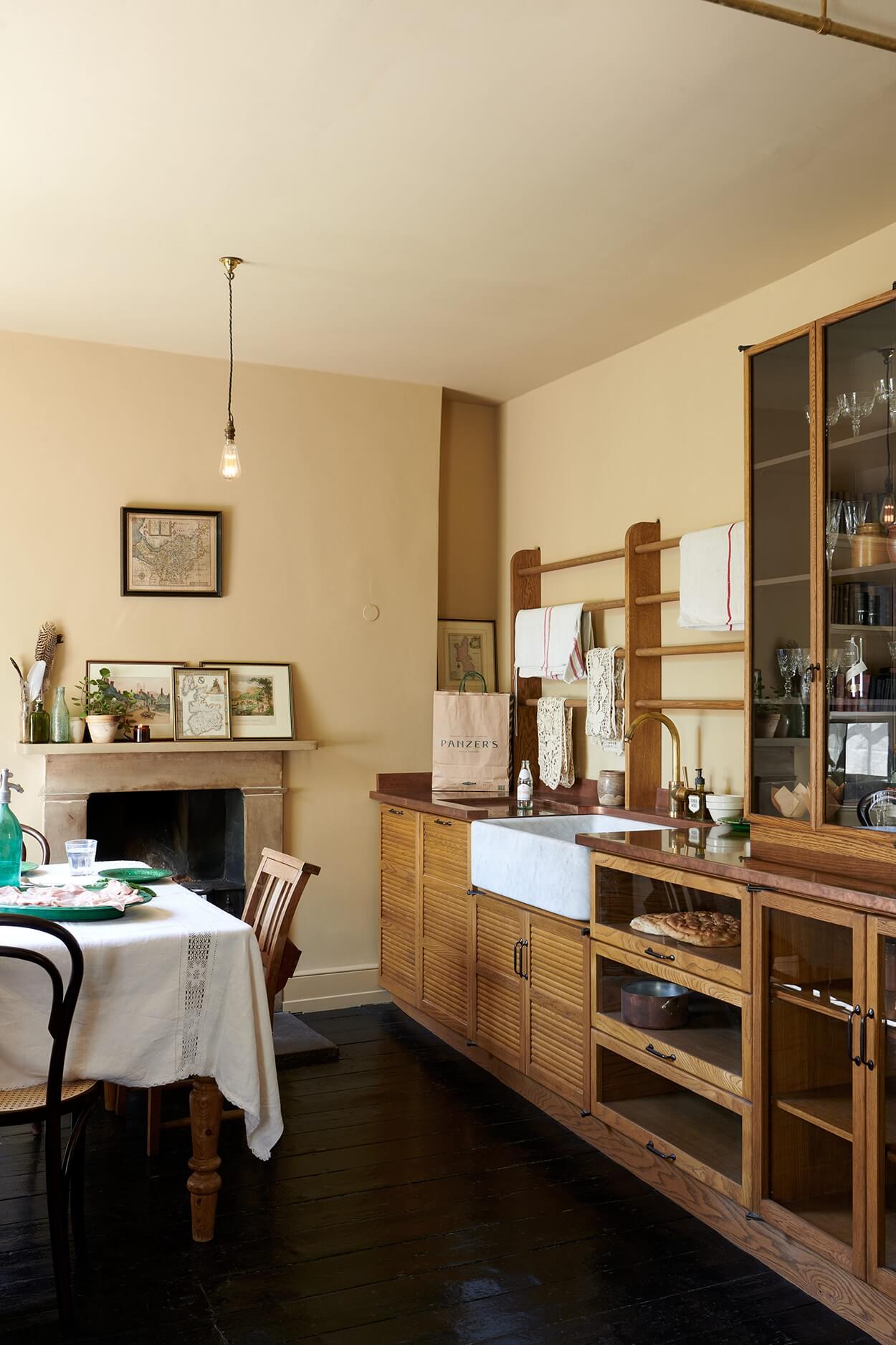 A Paint Job Transformed This deVOL Kitchen