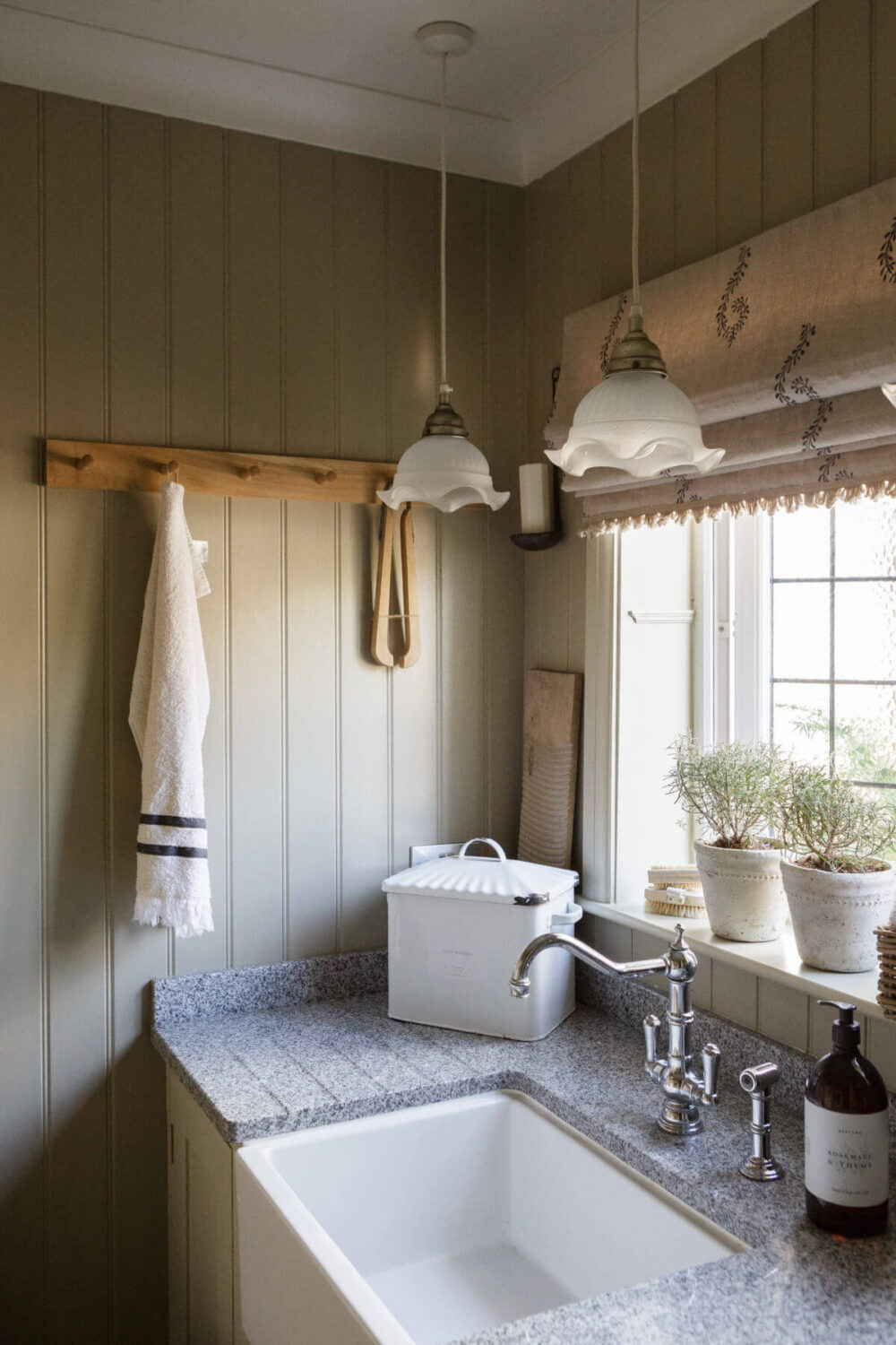 utility-room-cottage-style-home-england-nordroom