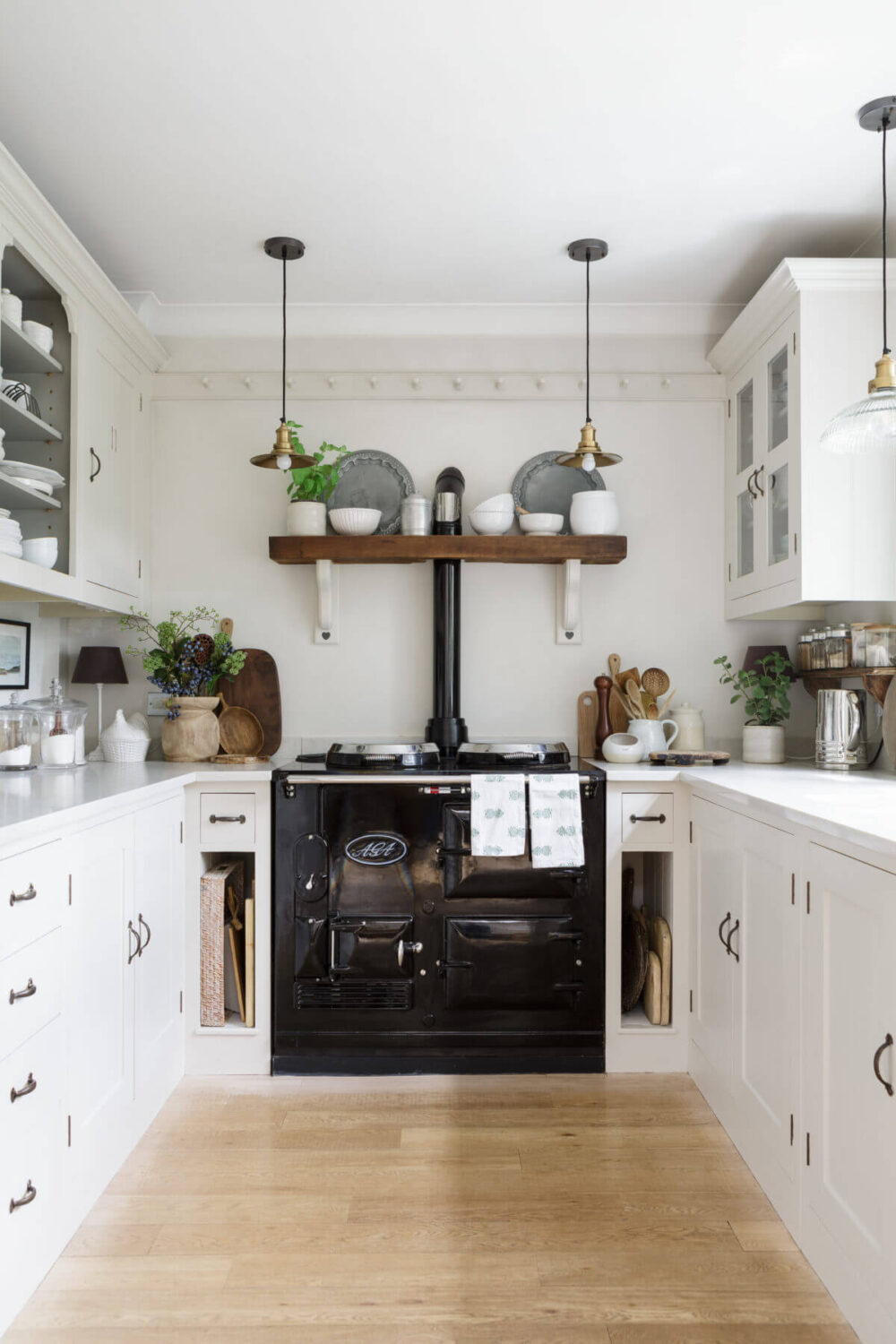 white-kitchen-english-country-home-nordroom