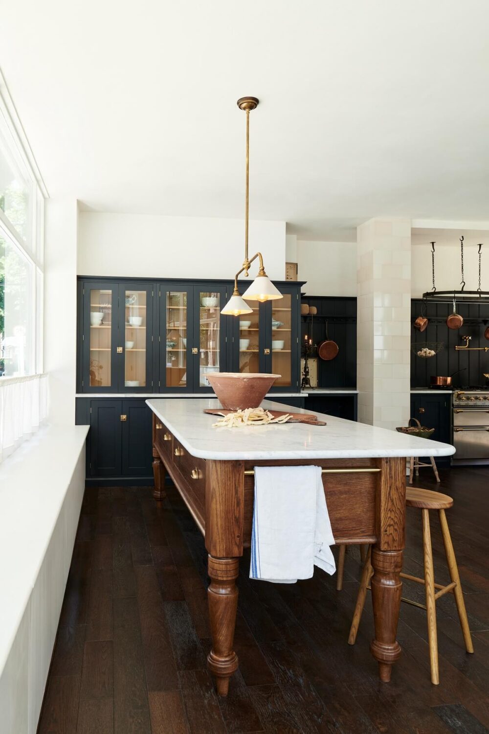 2.TheRealShakerKitchen deVOL LOW RES A Warm Makeover For A deVOL Shaker Kitchen