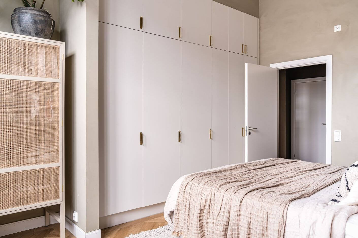bedroom-ikea-wardrobe-built-in-nordroom