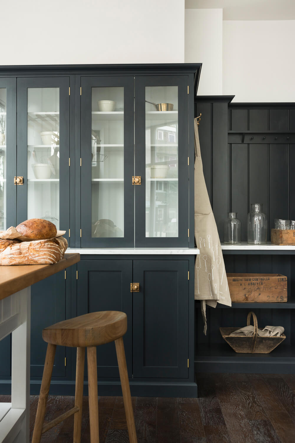 before 14.TheRealShakerKitchen deVOL LOW RES A Warm Makeover For A deVOL Shaker Kitchen