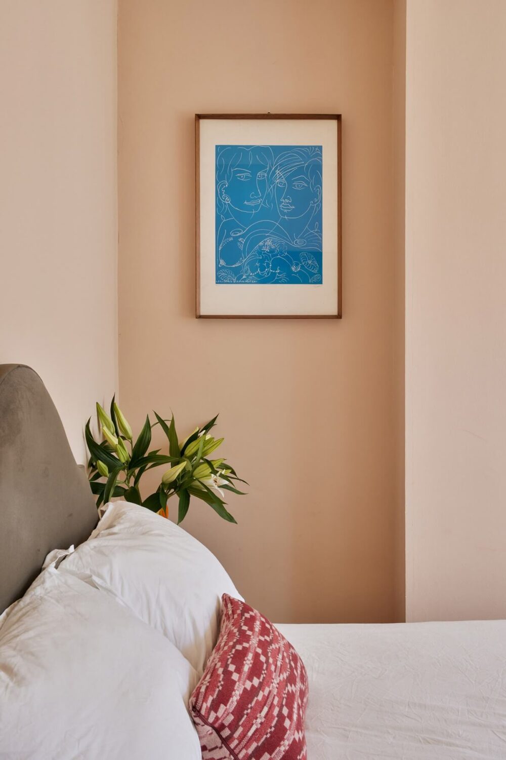 farrow-ball-setting-plaster-pink-walls-bedroom-detail-nordroom