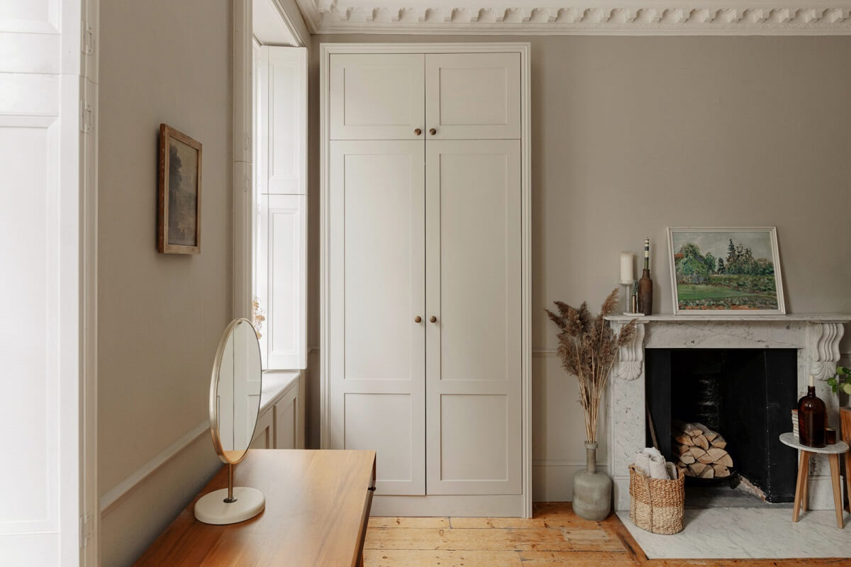 fireplace-built-in-wardrobe-bedroom-london-flat-nordroom