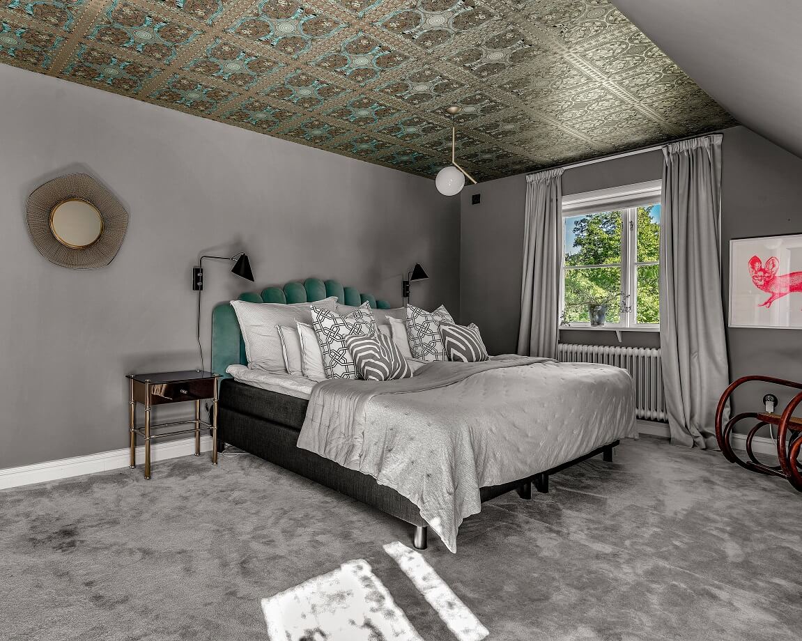 gray-bedroom-green-headboard-painted-ceiling-nordroom