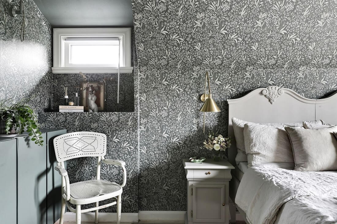 green-leaf-wallpaper-vintage-style-bedroom-nordroom