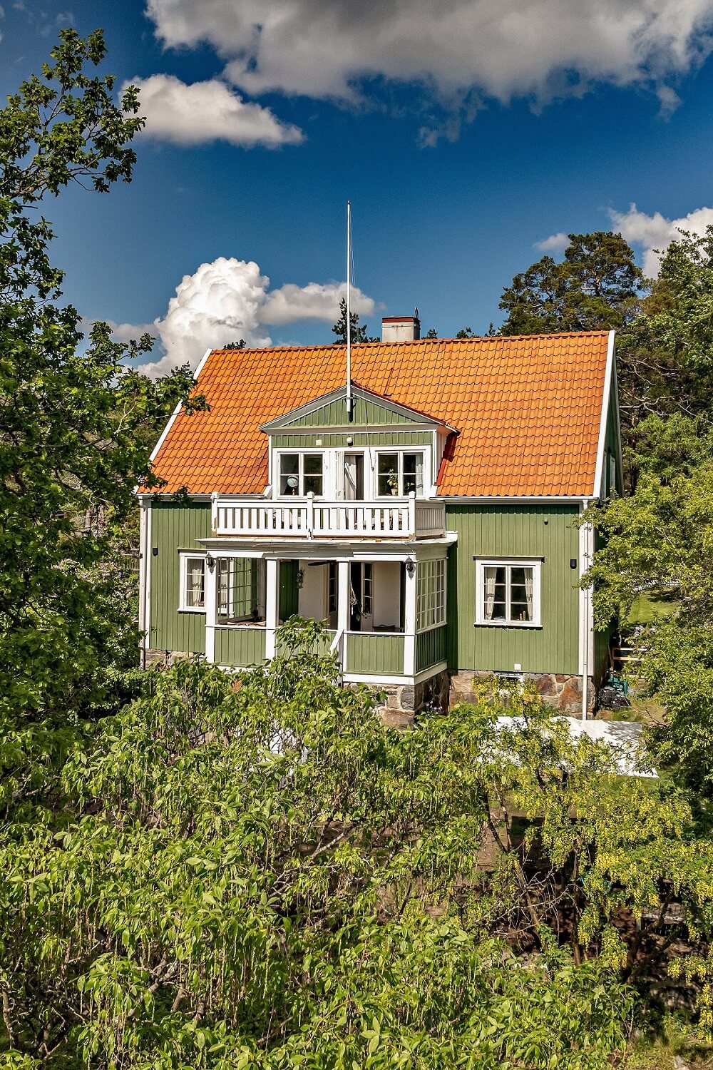 green-swedish-villa-nordroom