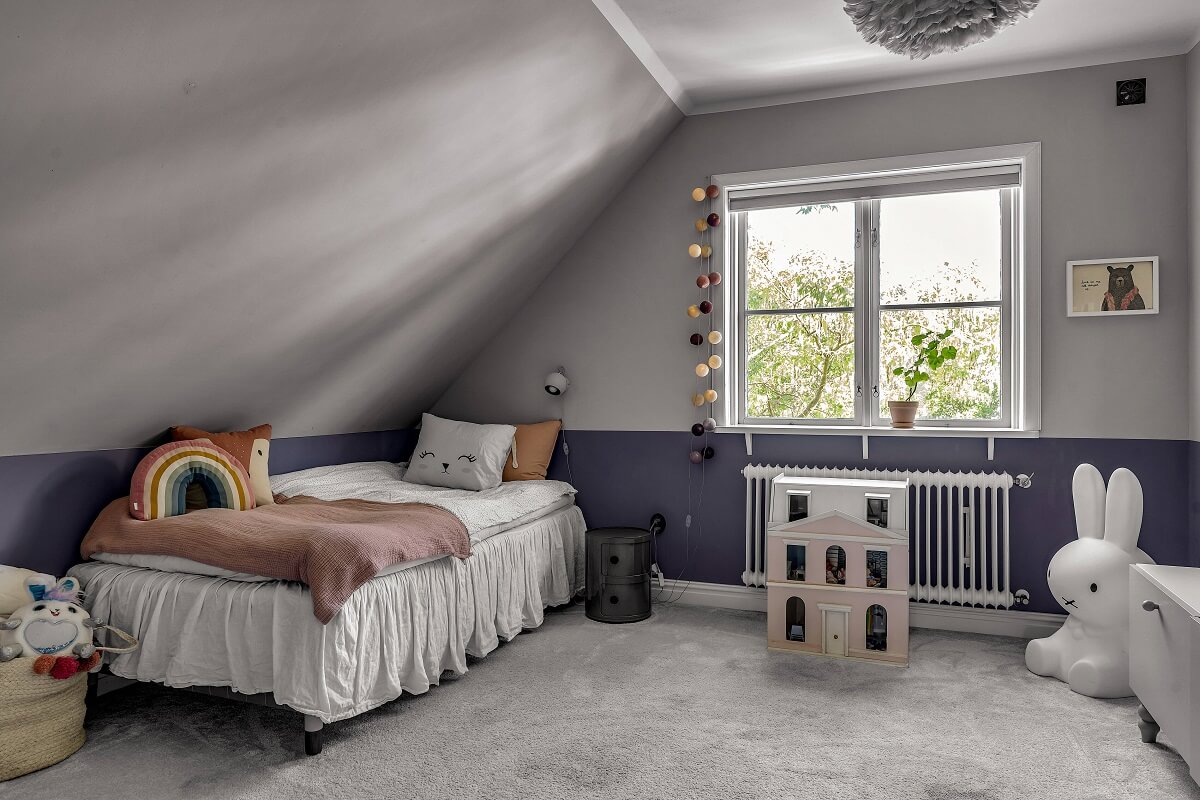 kids-bedroom-gray-walls-carpet-nordroom