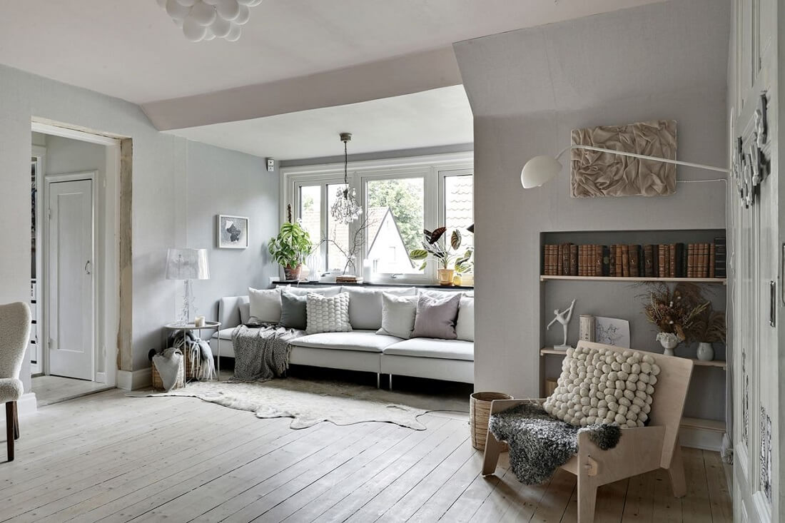 sitting-room-window-seat-swedish-villa-nordroom