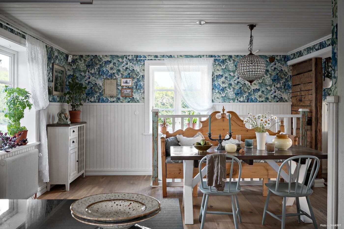 swedish-dining-room-wallpaper-nordroom