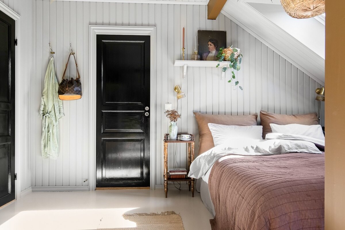 attic-bedroom-soft-pink-details-nordroom