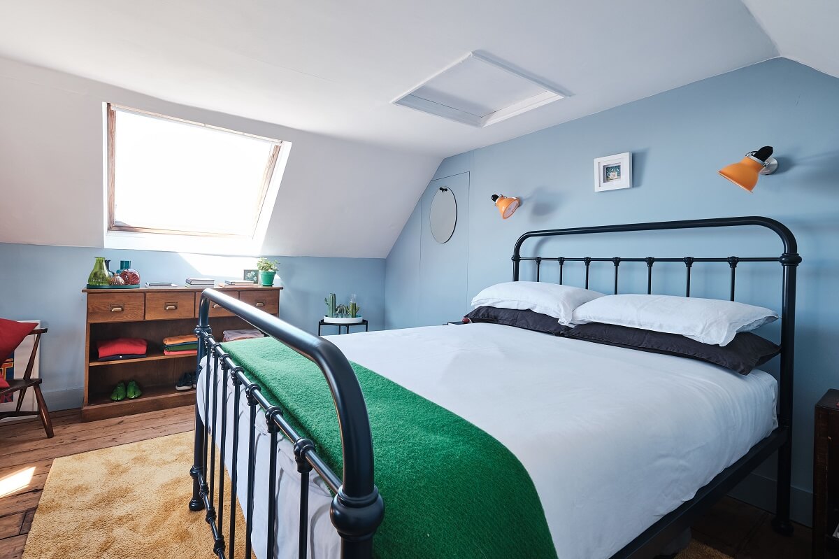 baby-blue-cottage-bedroom-sloped-ceiling-nordroom
