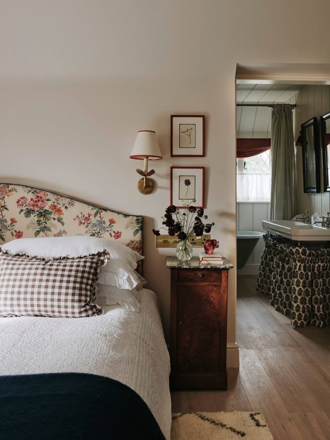 bedroom-floral-headboard-ensuite-bathroom-nordroom