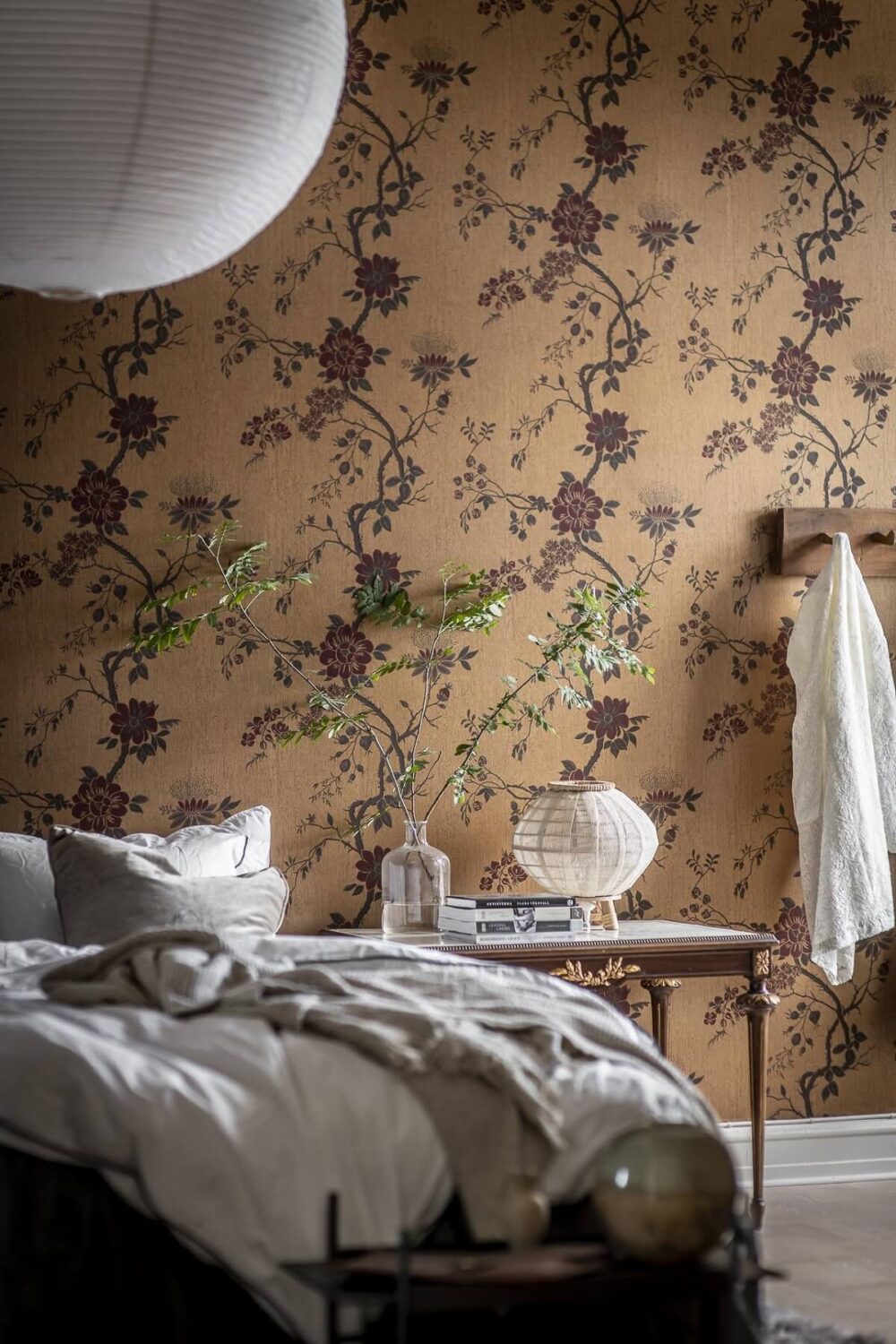bedroom-floral-wallpaper-nordroom