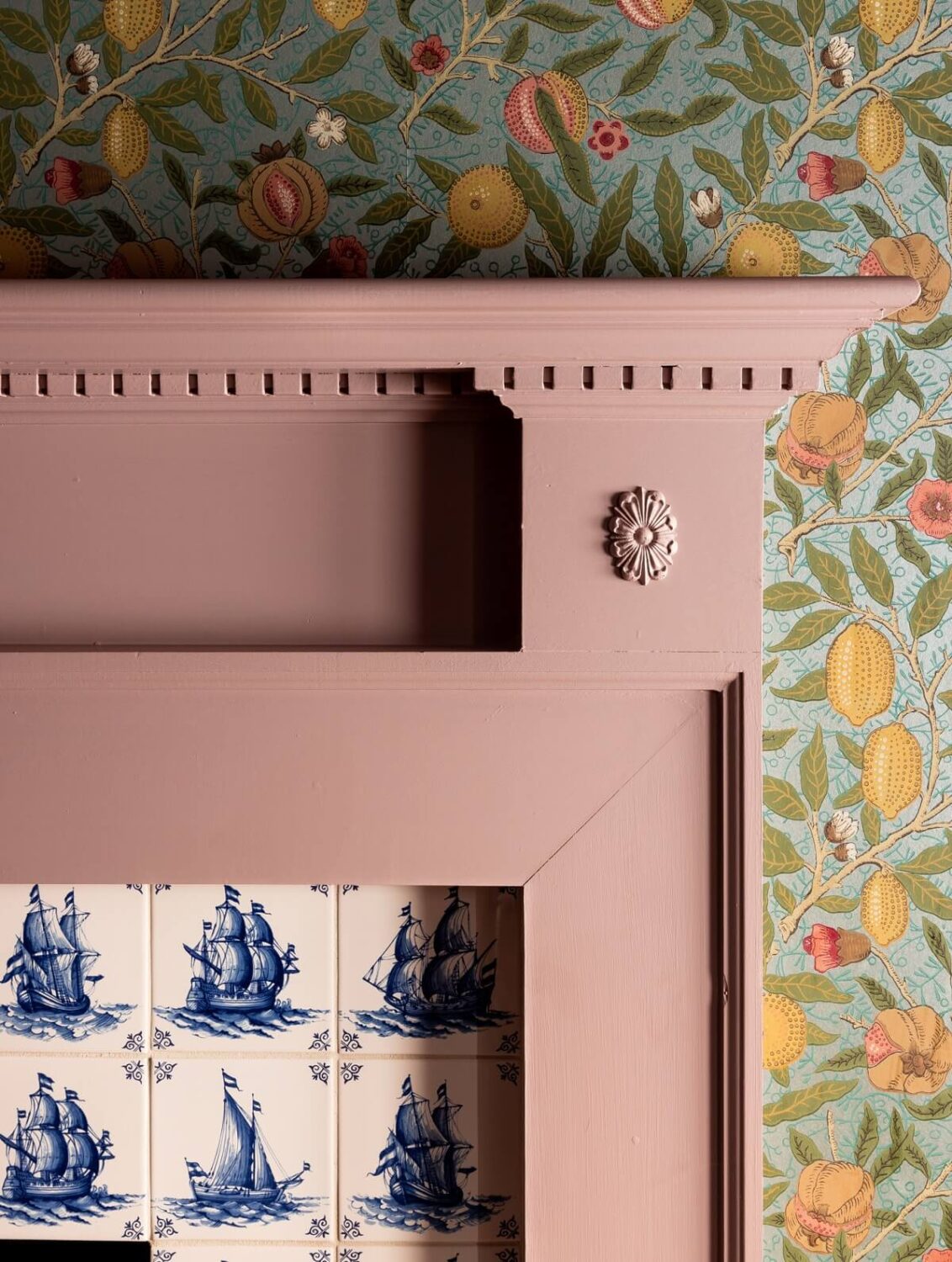 fireplace-delft-tiles-mauve-pink-fireplace-william-morris-wallpaper-nordroom