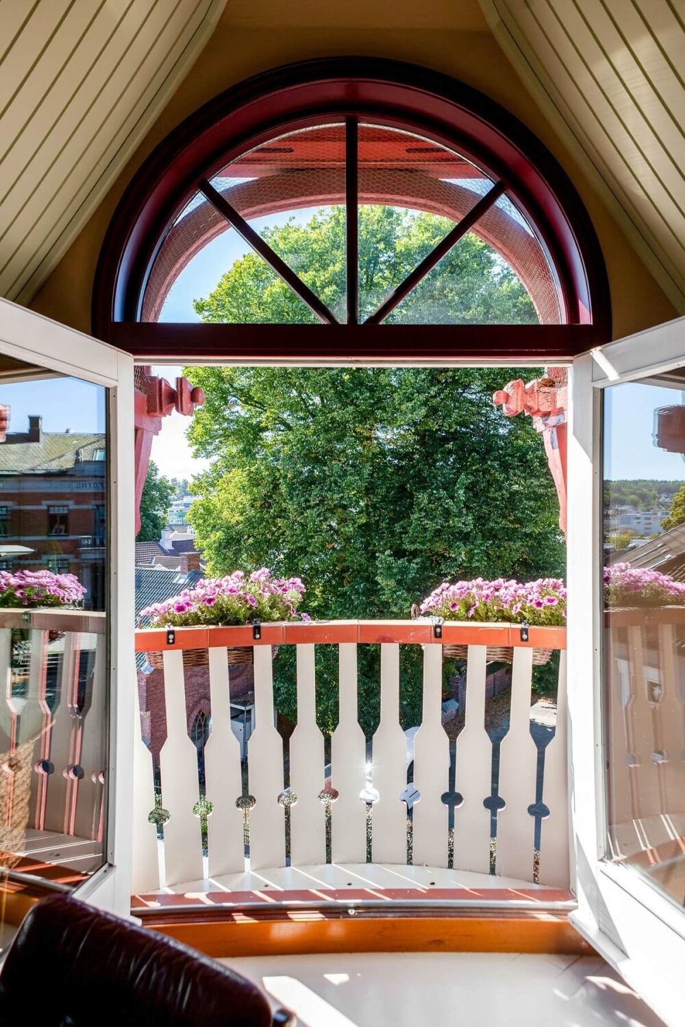 french-balcony-pink-doors-nordroom