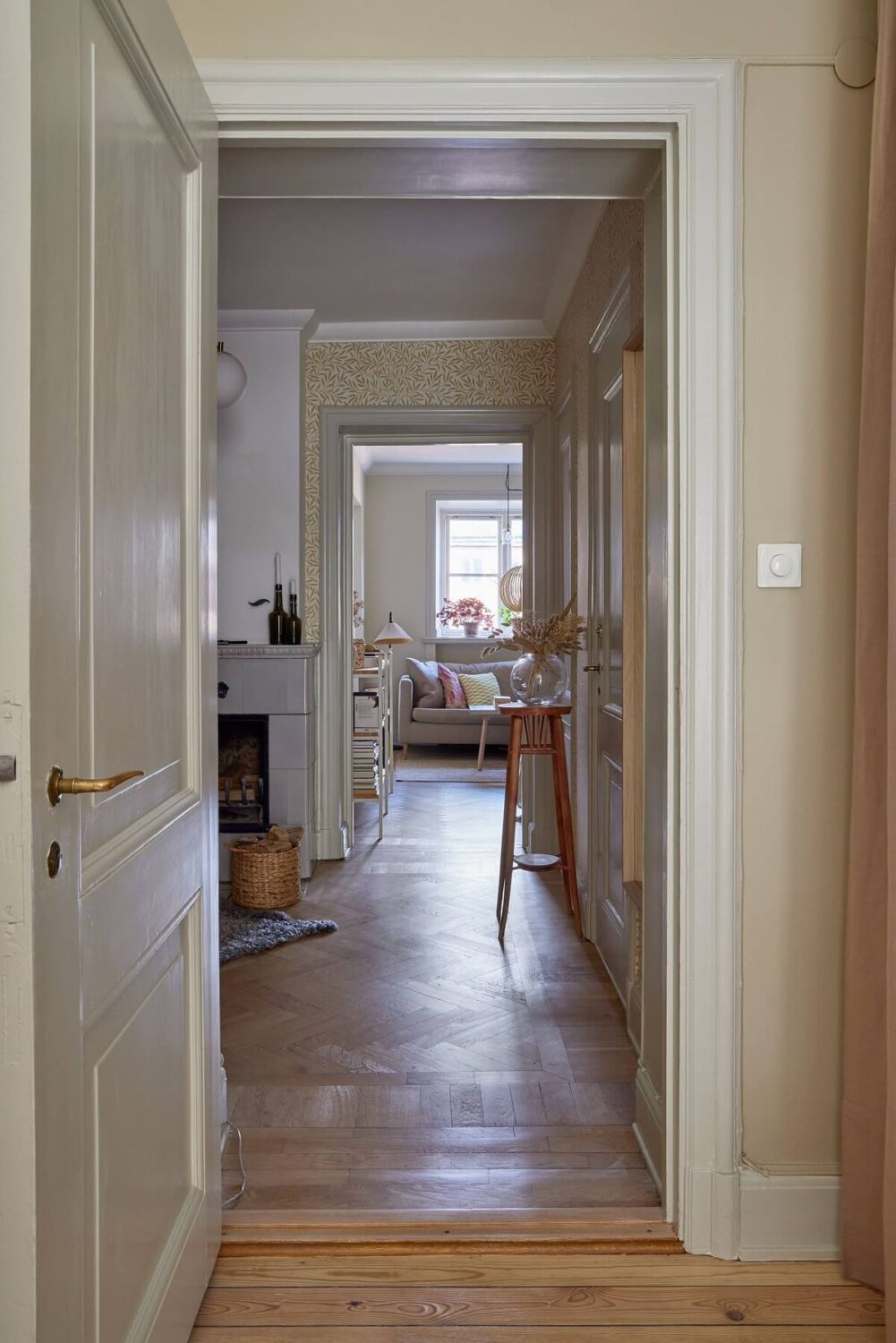 hallway-cozy-scandinavian-home-nordroom