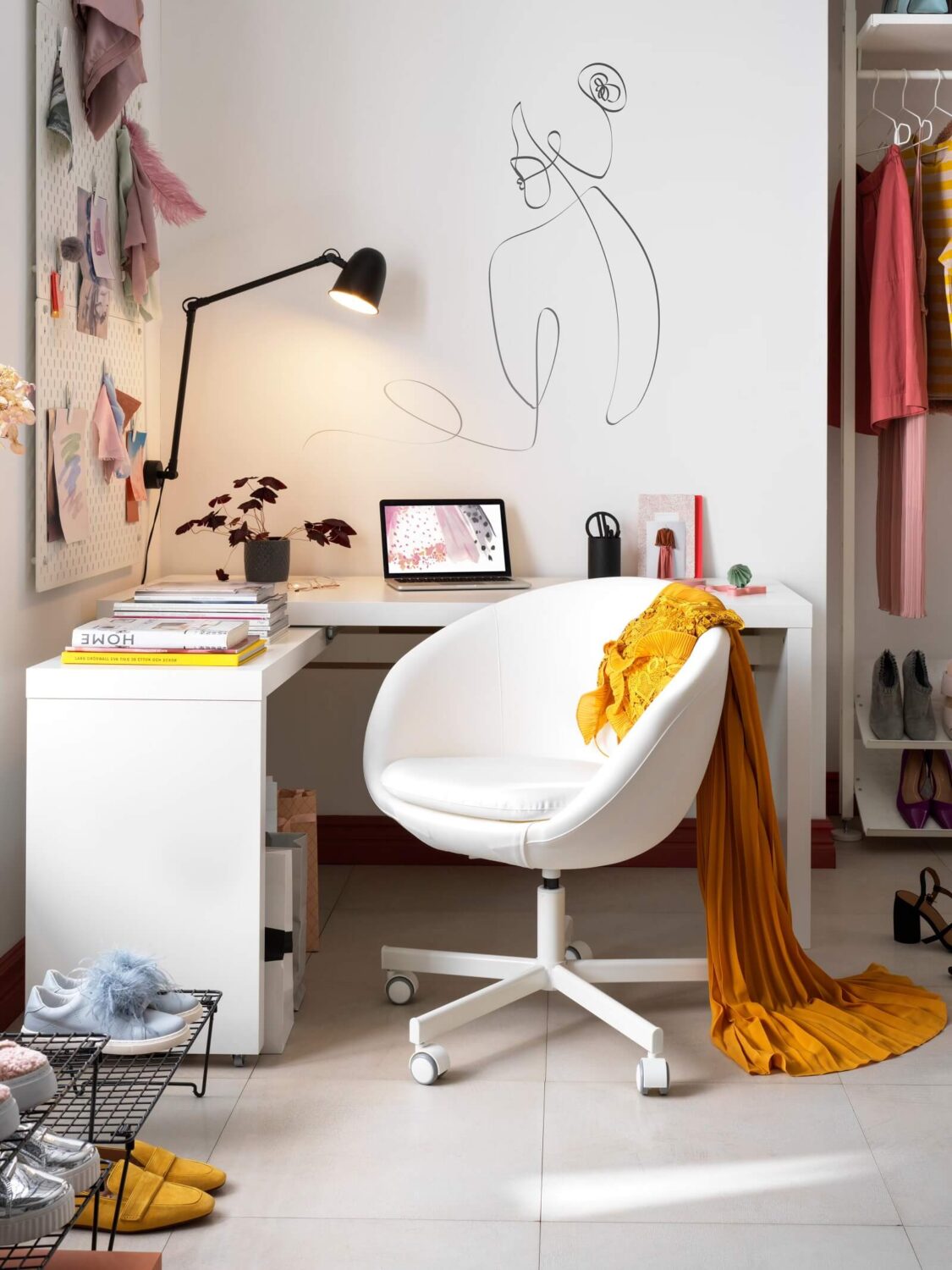 ikea-malm-desk-with-pull-out-nordroom
