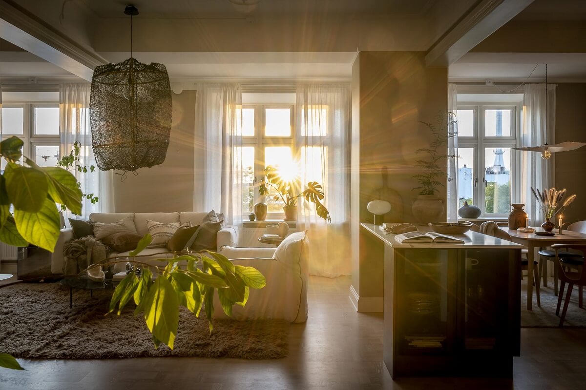 natural-evening-light-living-room-kitchen-bedroom