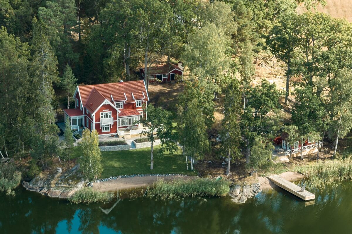 A Luxurious Archipelago Villa in Sweden