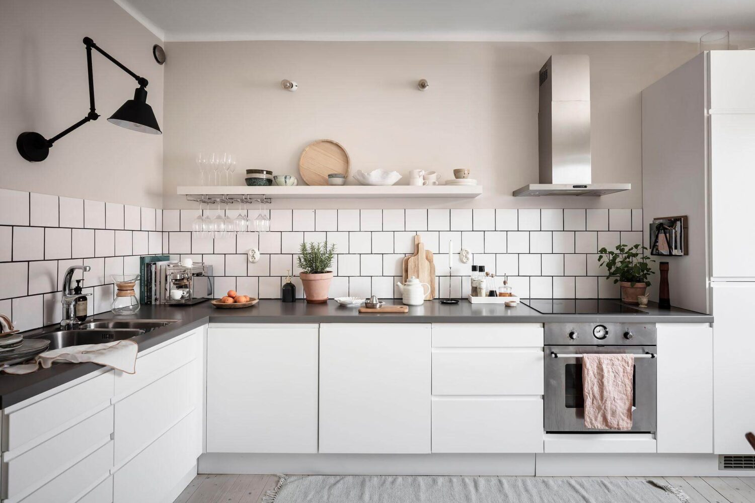 white-kitchen-cabinets-tiles-scandinavian-maisonette-nordroom