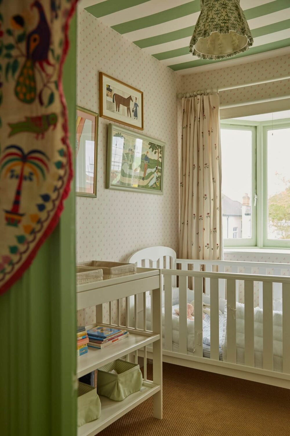 baby-room-green-striped-ceiling-nordroom