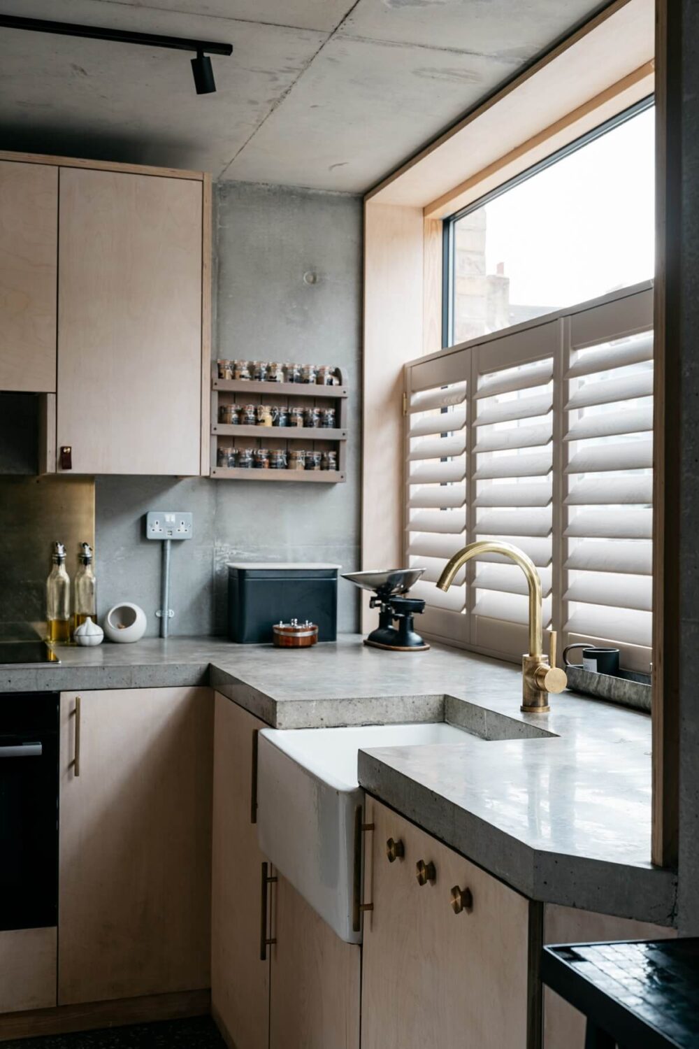 belfast-sink-brass-taps-modern-kitchen-nordroom